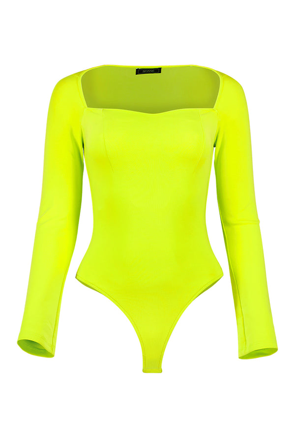 Body ajustado con escote corazon