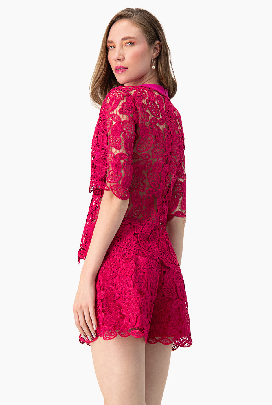 Blusa recta con transparencias y cuello redondo