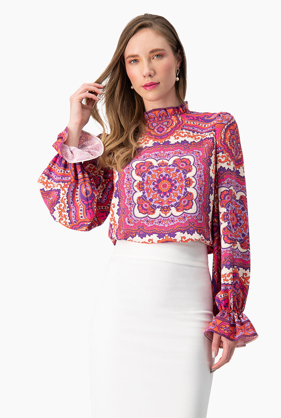 Blusa de manga larga estampada y cuello alto