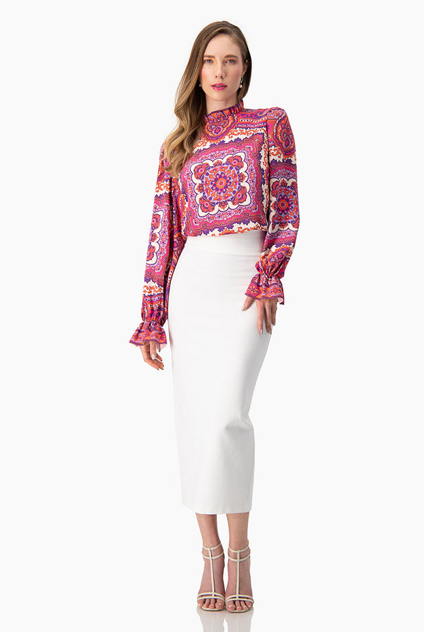 Blusa de manga larga estampada y cuello alto