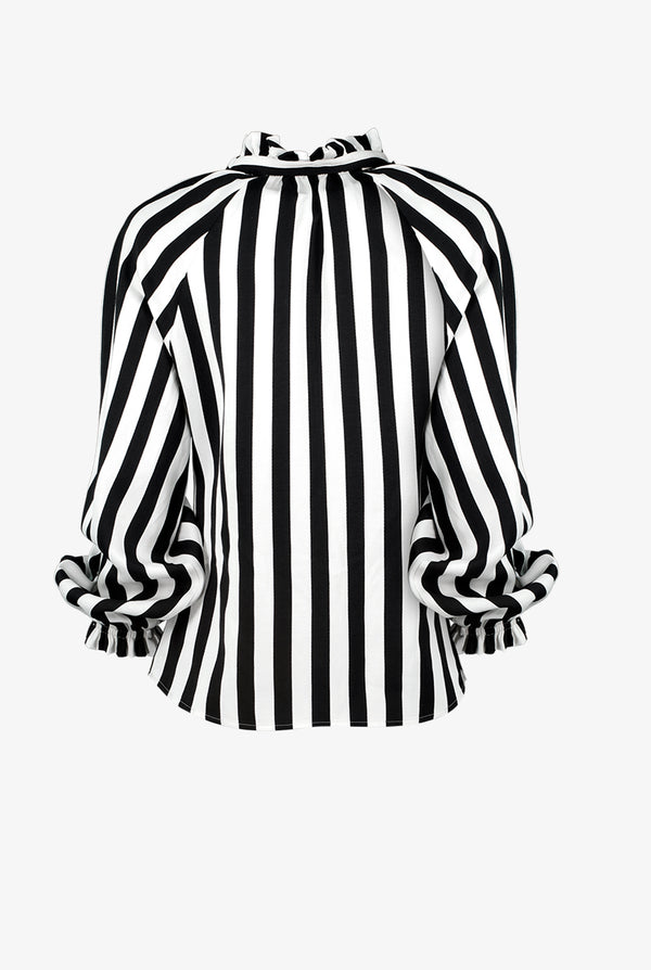 Blusa de escote en V y cuello alto