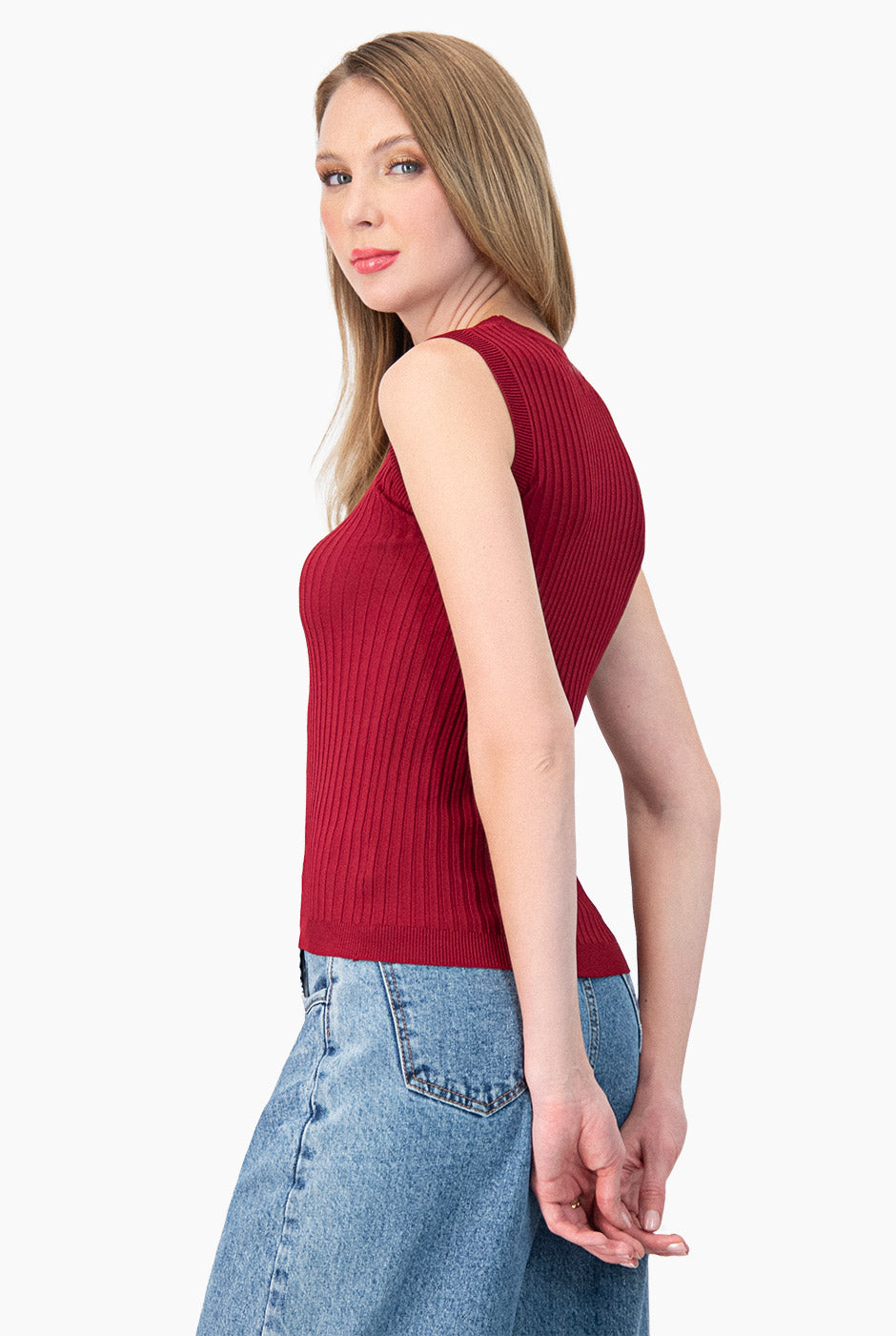 Blusa sin mangas color vino
