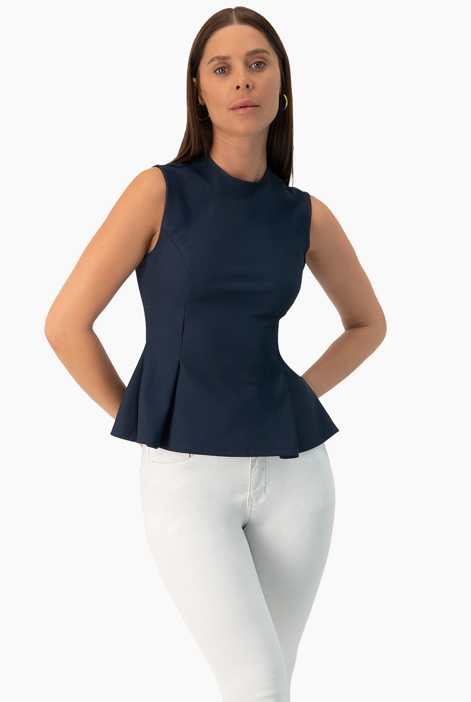 Blusa peplum sin mangas azul marino de Ivonne, estilo elegante y moderno