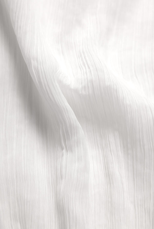 Blusa blanca de cuello alto