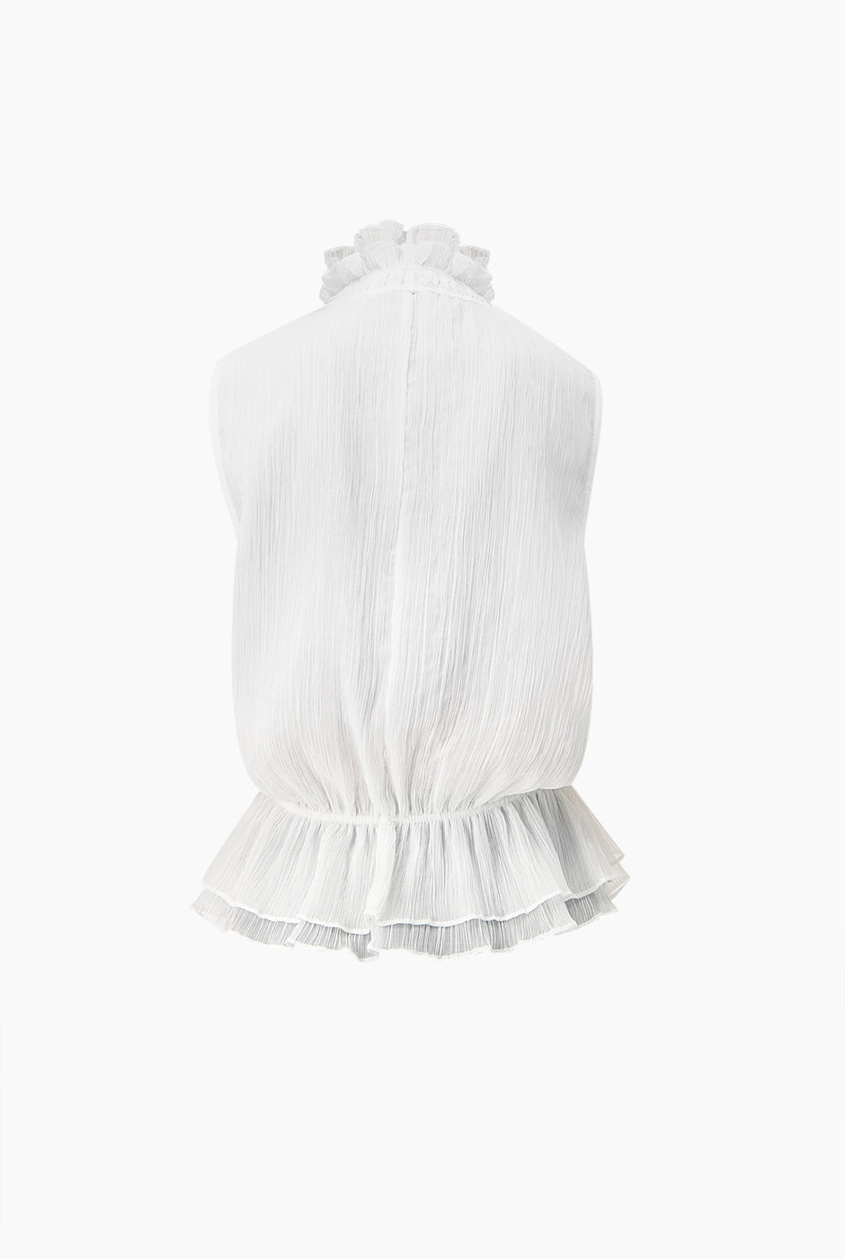 Blusa blanca de cuello alto y sin mangas con detalle plisado