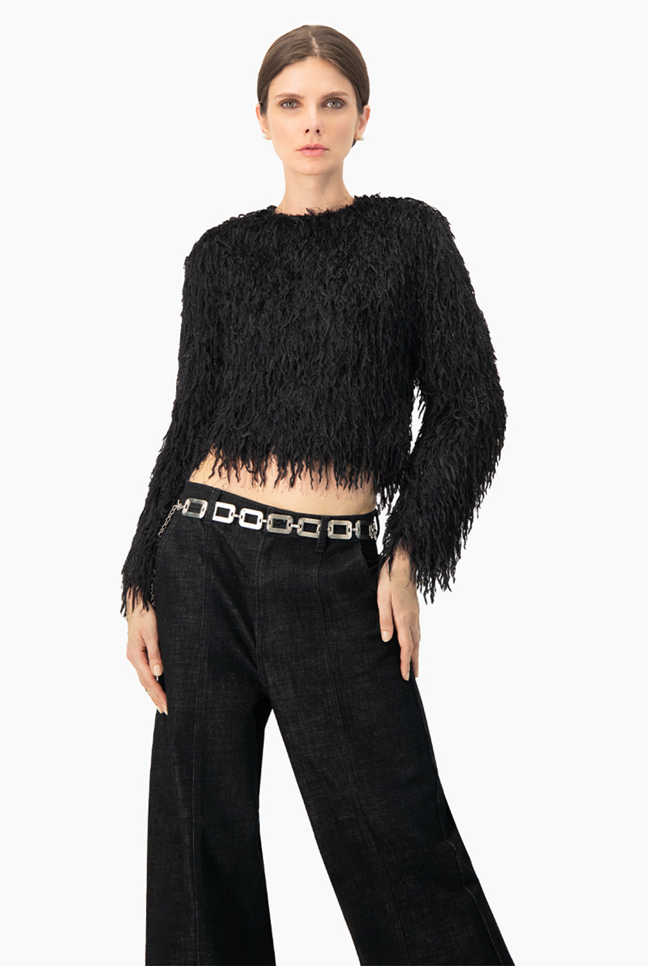Blusa negra de peluche con cuello redondo y mangas largas