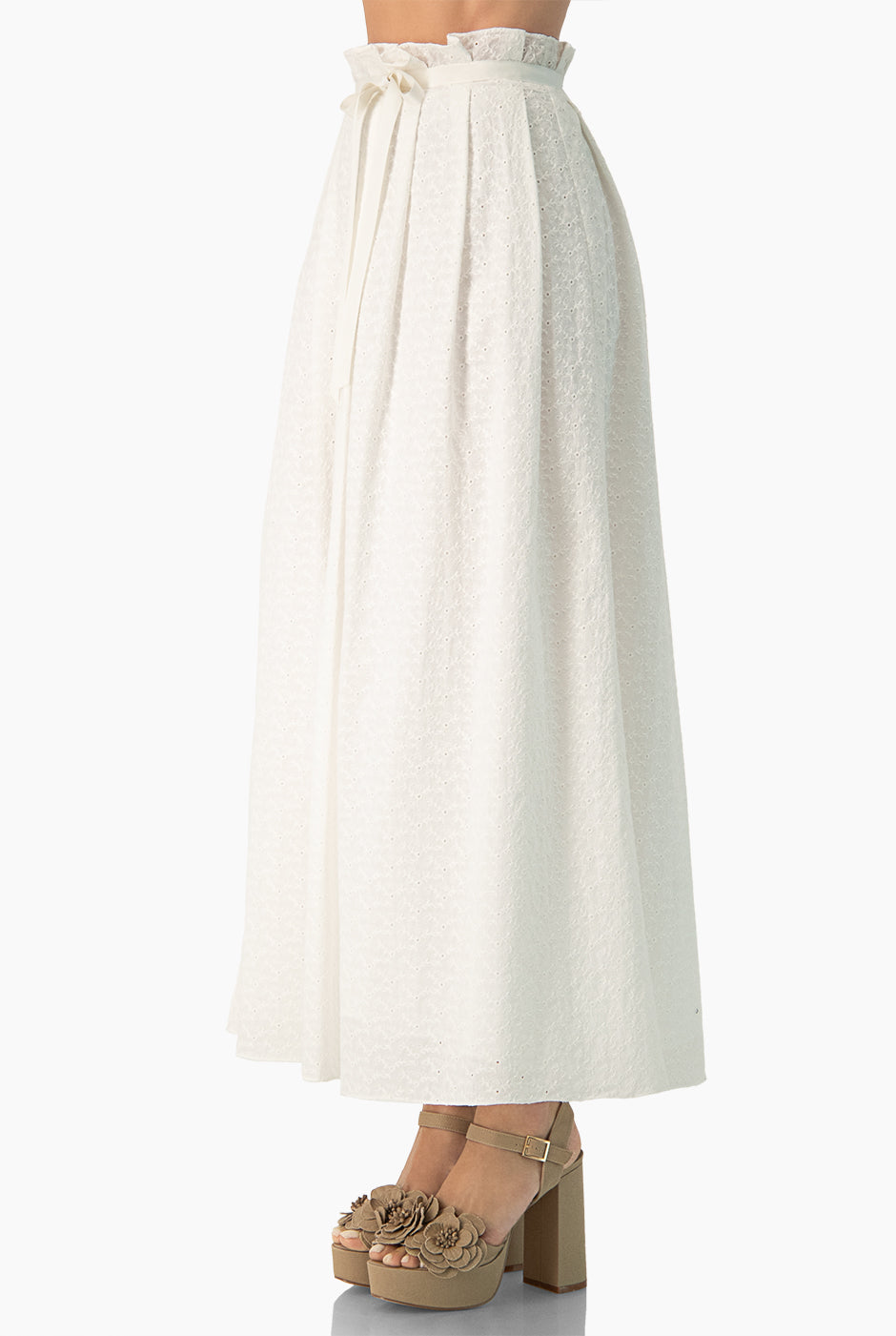 Maxi falda blanca con cinta de Ivonne, elegante y sofisticada.