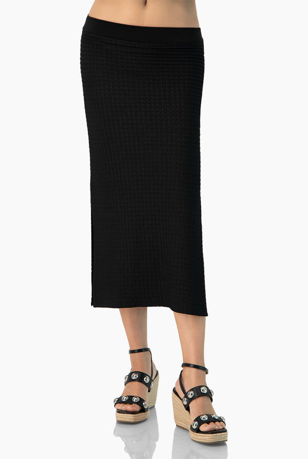 Falda negra midi