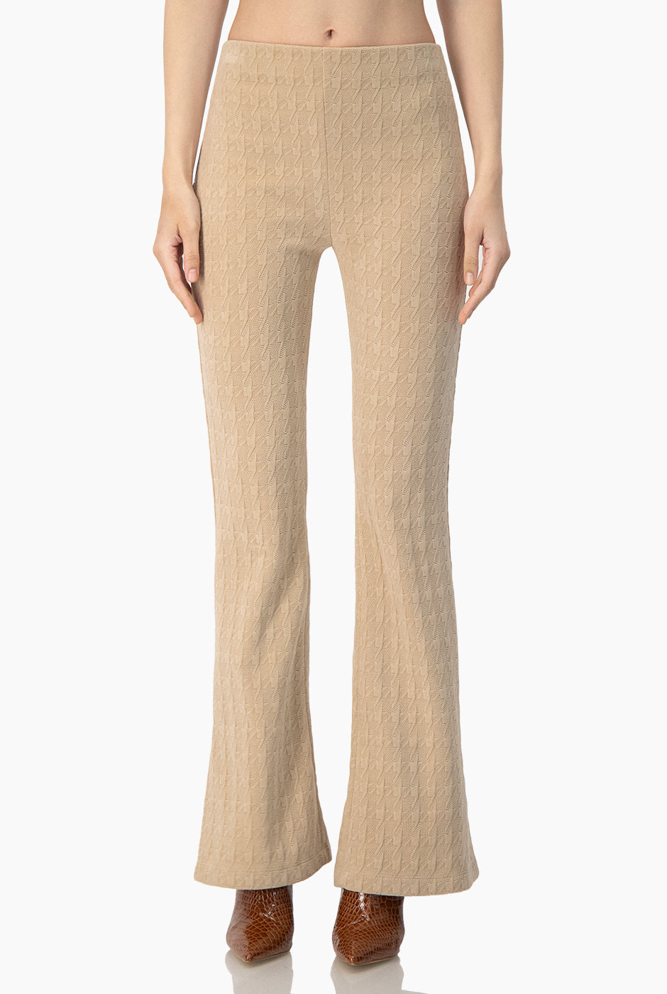 Pantalon campana con abertura interna