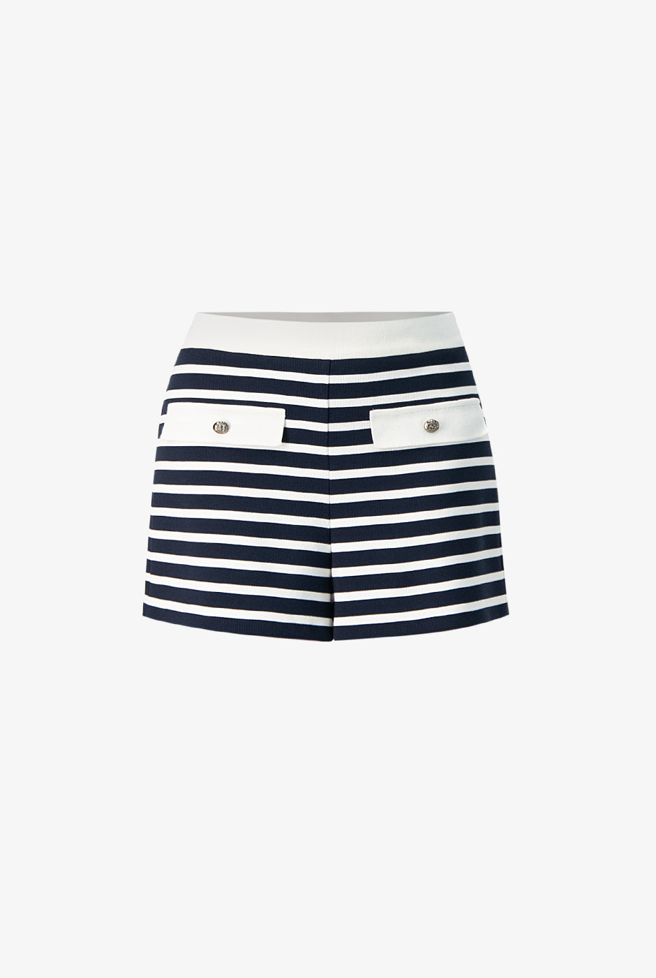 Short sastreado de rayas azul marino con carteras frontales, diseño moderno de Ivonne