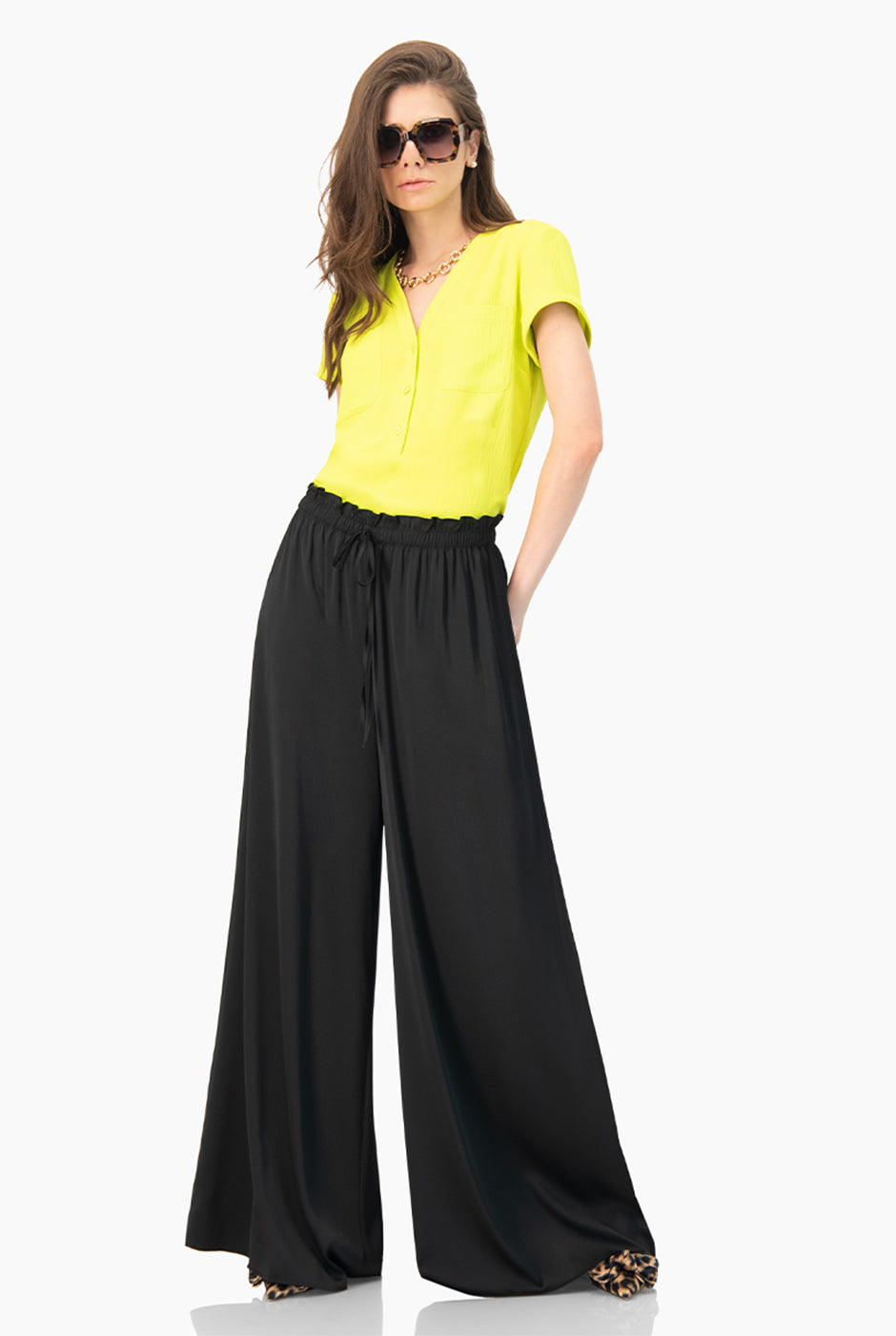 Pantalón negro culotte con cintura elástica y pierna ancha