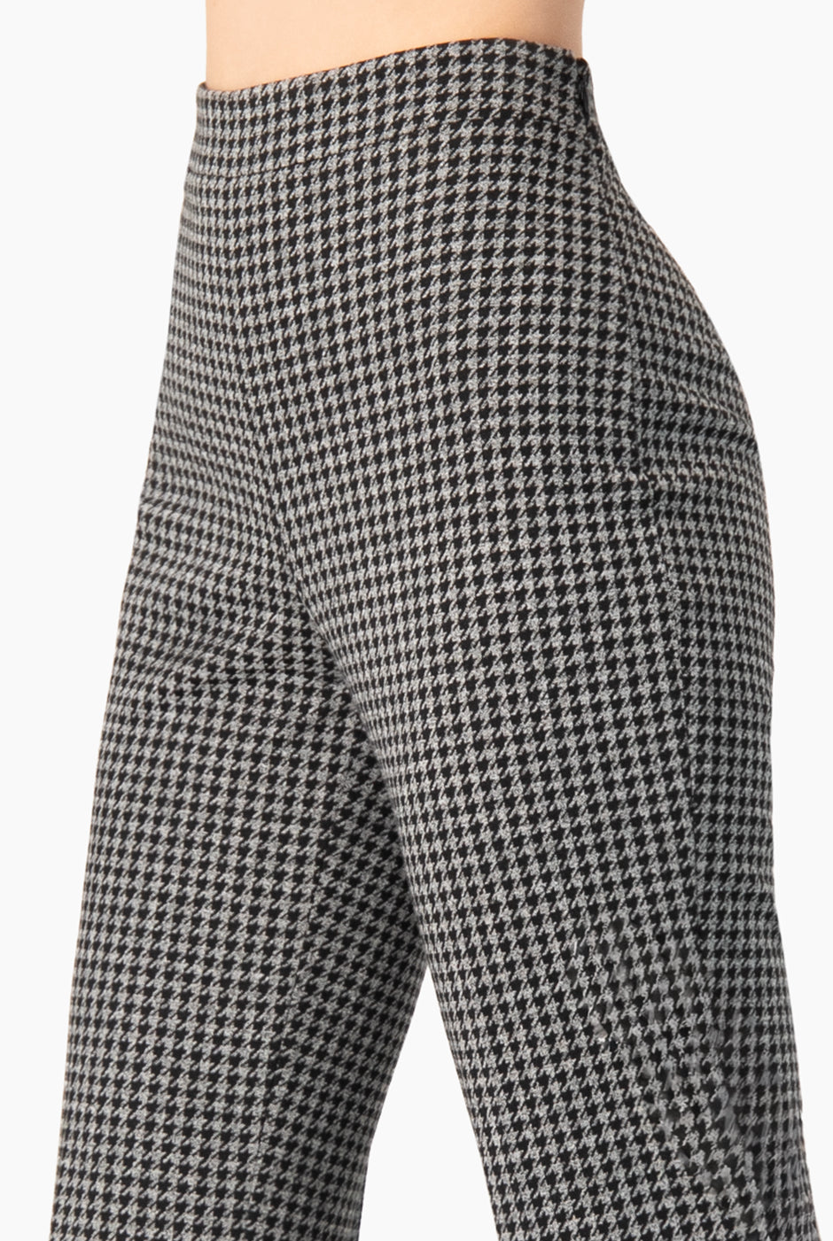 Pantalón acampanado negro sin bolsillos