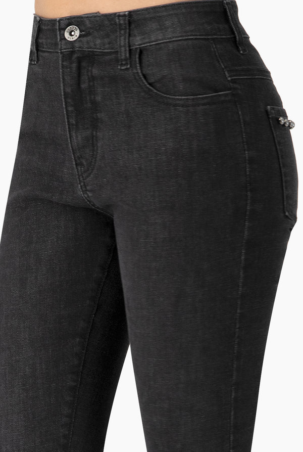 Jeans skinny negro con perlas