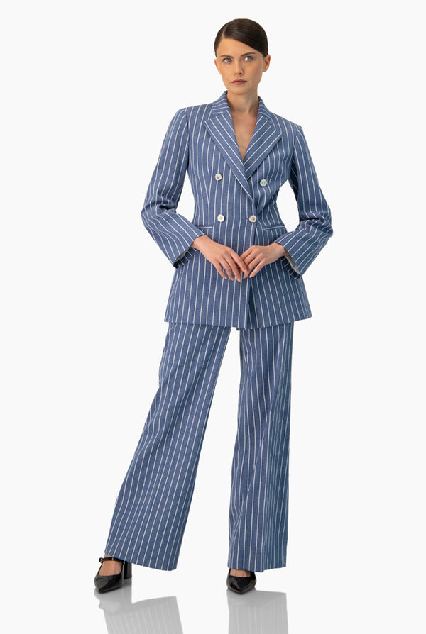 Pantalon de rayas y pierna amplia
