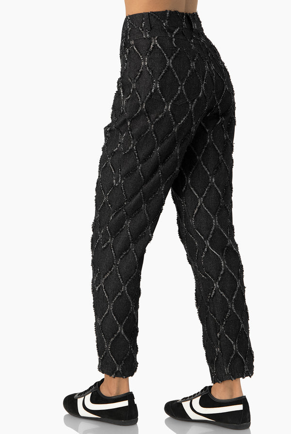 Pantalon recto con destruccion