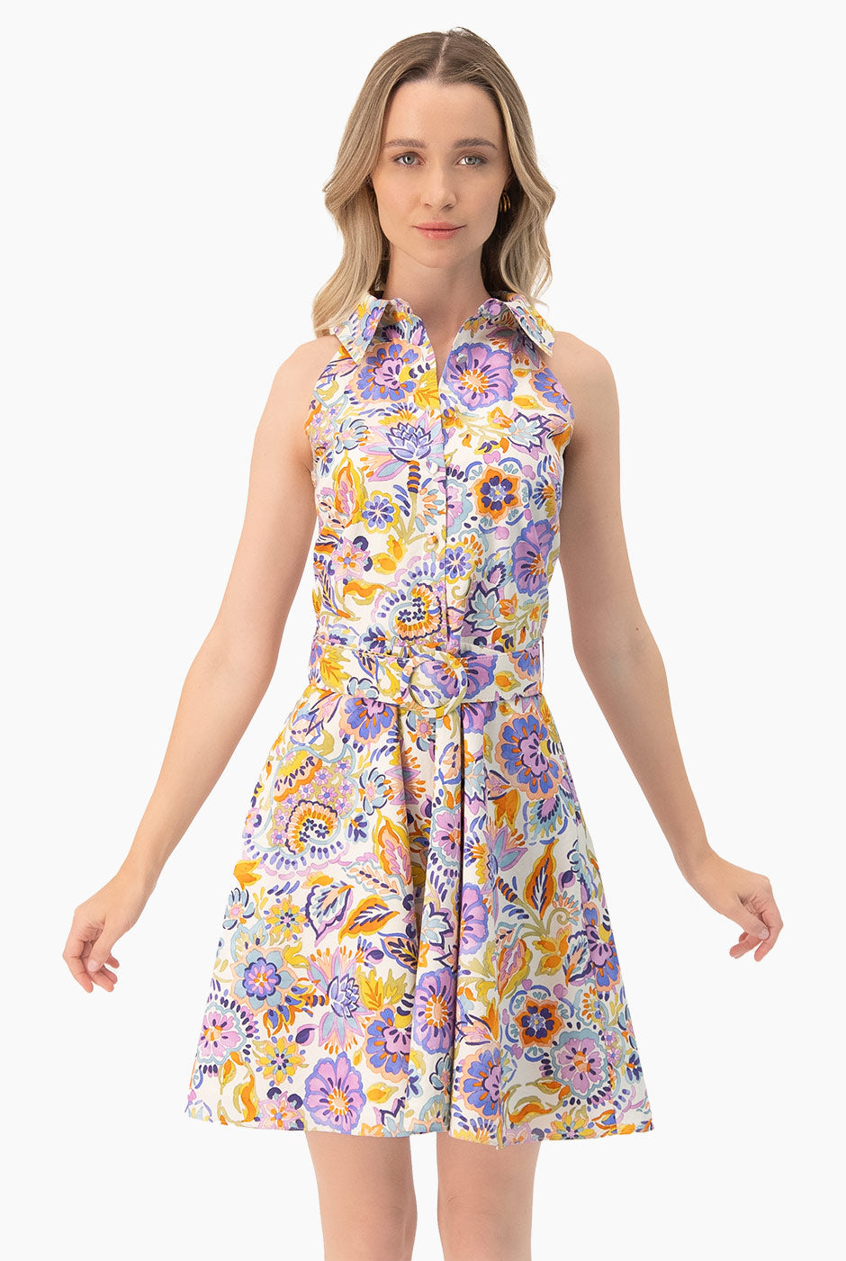 Vestido corto estampado floral sin mangas con cinturón