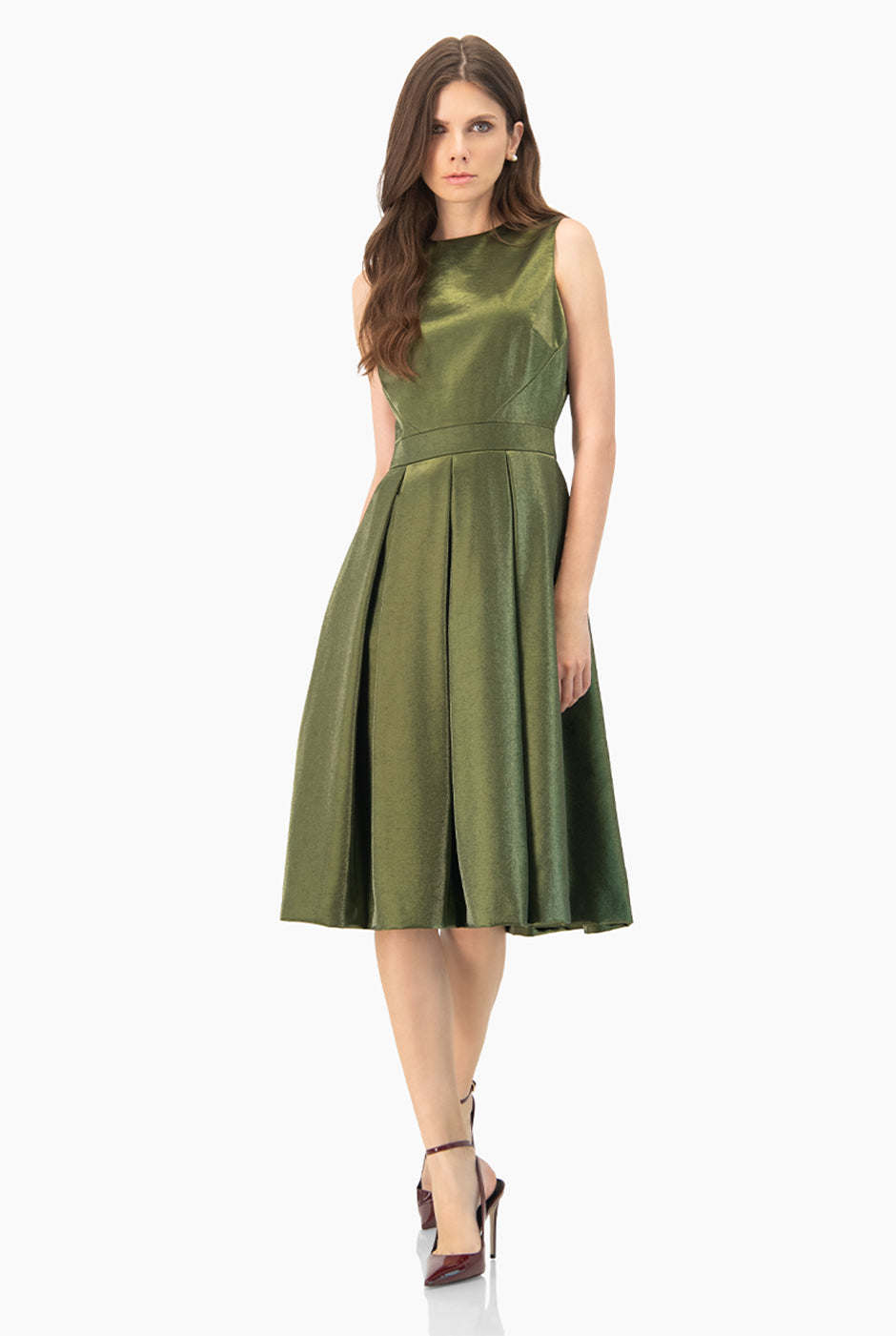 Vestido línea A verde olivo sin mangas con escote redondo