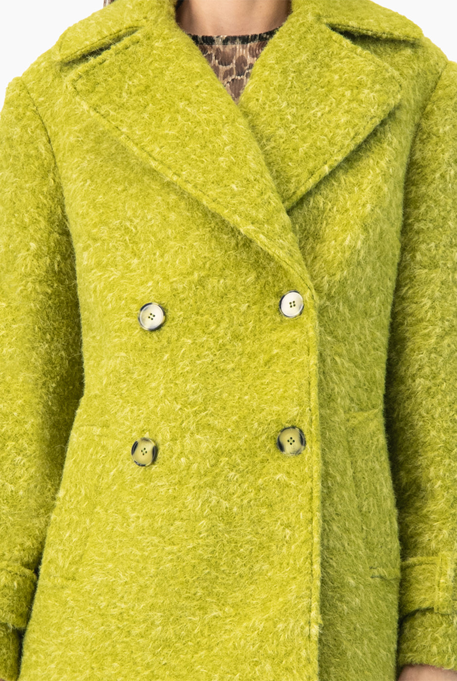 Abrigo verde Ivonne con maxi solapa y doble botonadura