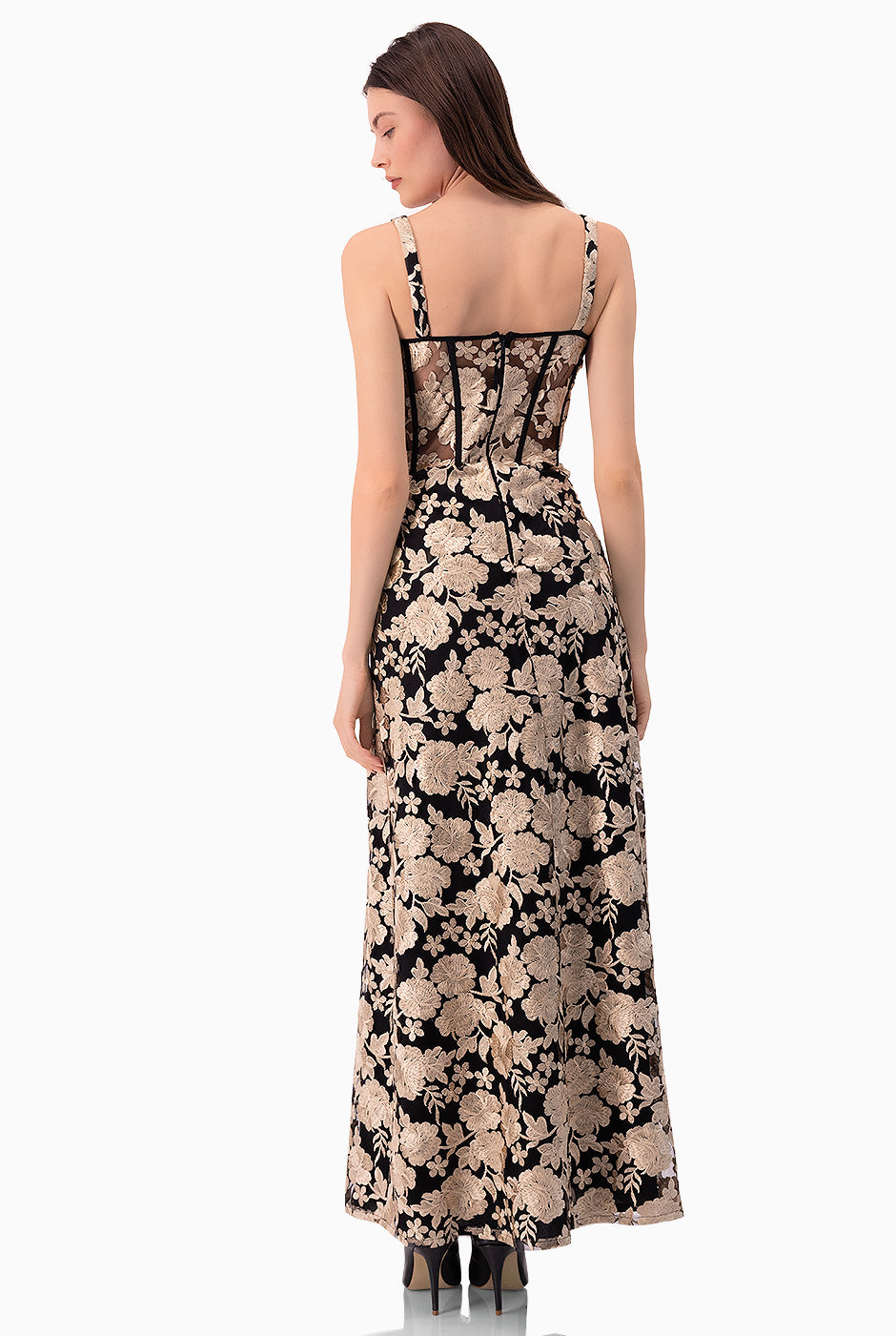Vestido largo sin mangas dorado con corset y bordado floral