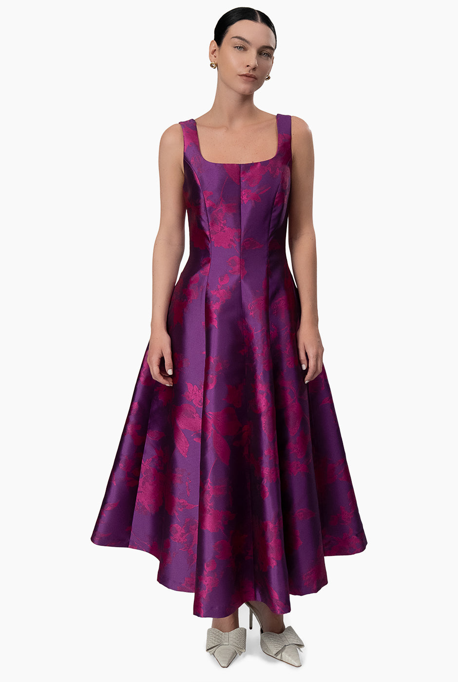 Vestido estampado floral línea A fucsia con tirantes y bolsillos