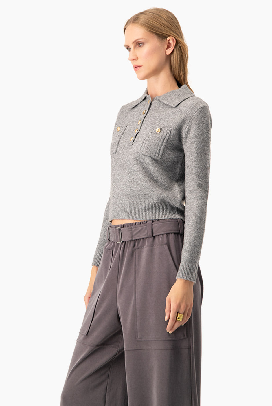 Suéter Shimmer Grey con botones dorados y brillo