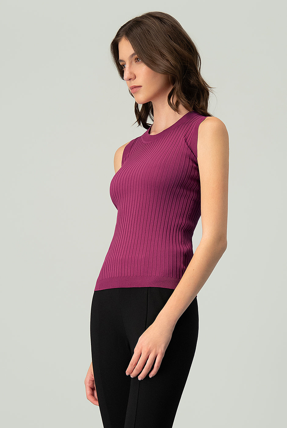 Top básico sin mangas Morado