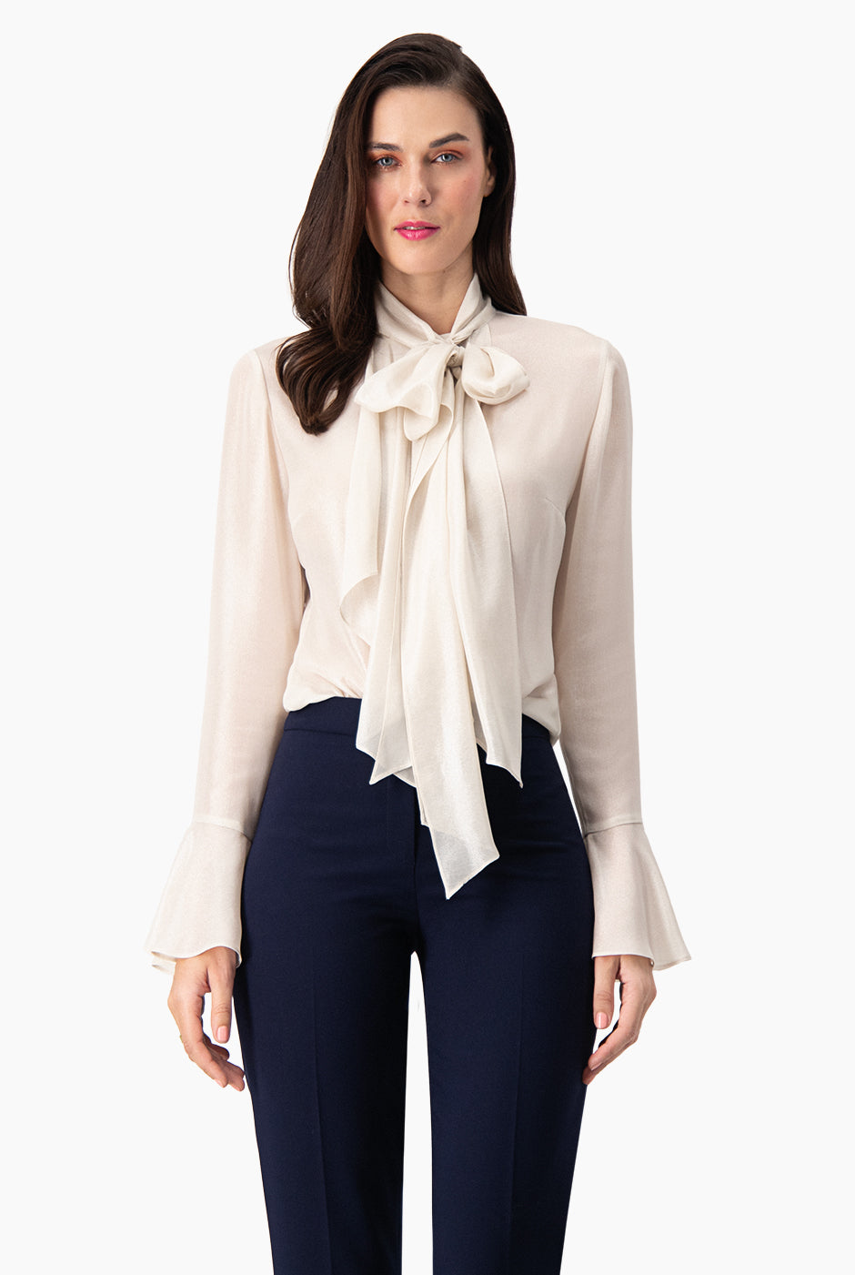 Blusa de manga larga con cintas en cuello para amarre
