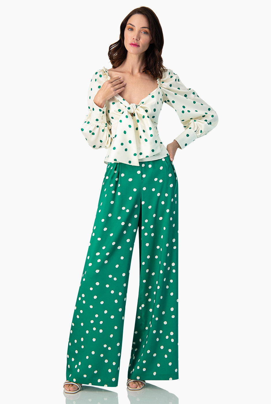 Blusa corta y amarre en pecho