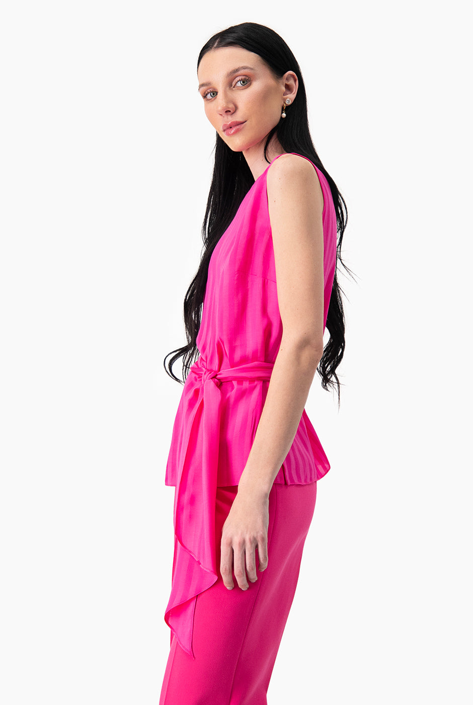 Blusa sin mangas con amarre en cintura