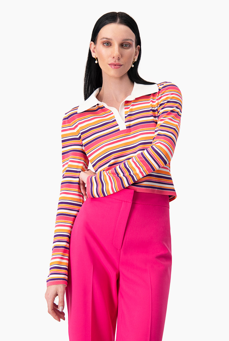 Blusa corta de manga larga y cuello en cardigan