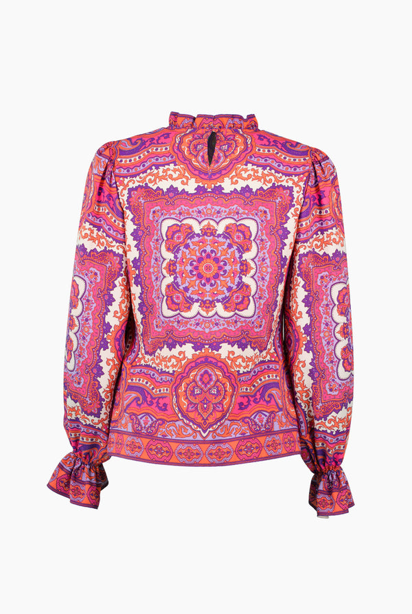 Blusa de manga larga estampada y cuello alto