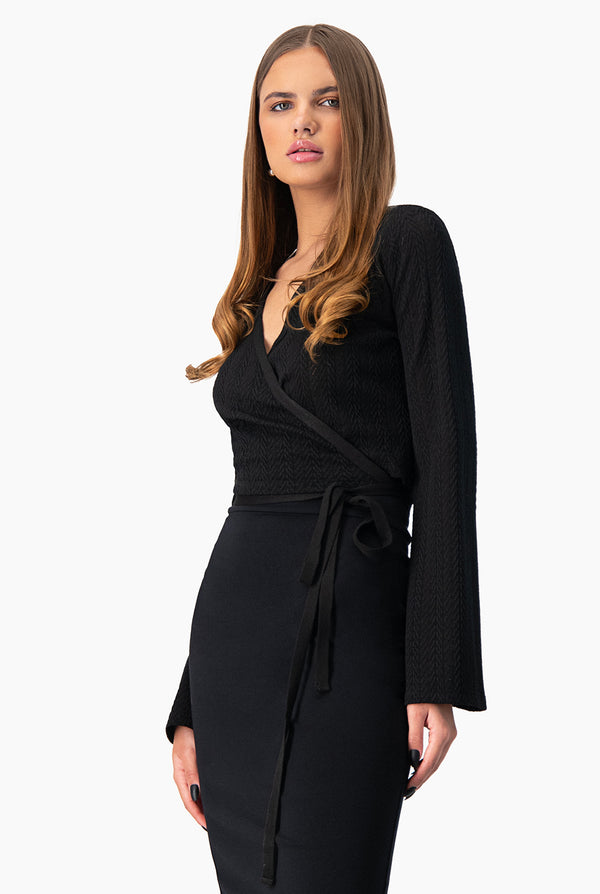 Blusa tejida de manga acampanada y cinta en cintura