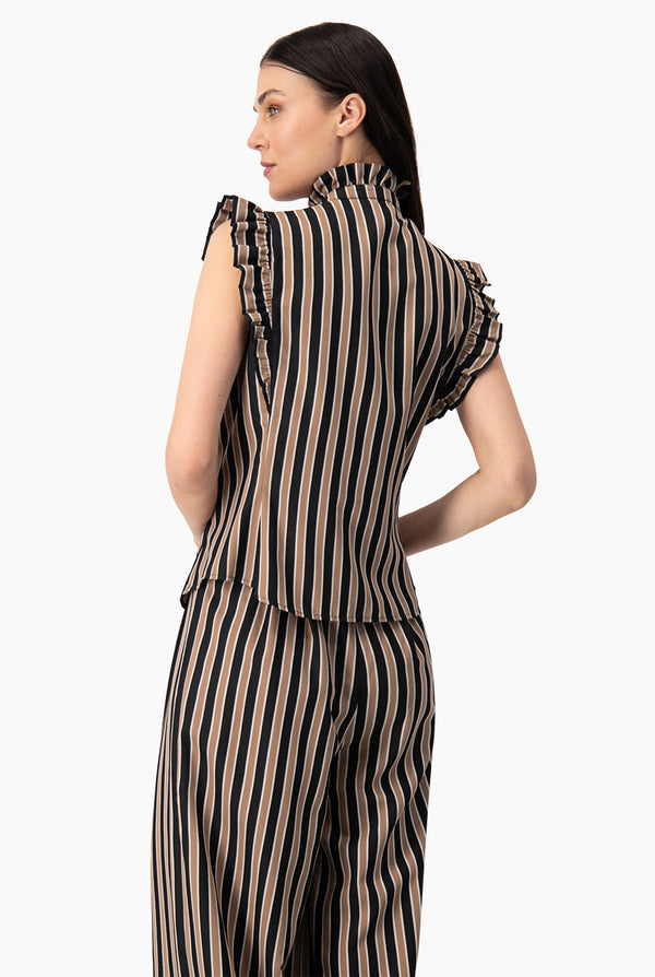 Blusa recta sin mangas y cuello alto
