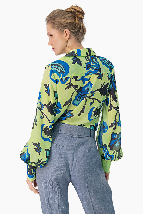 Blusa estampada recta y manga larga
