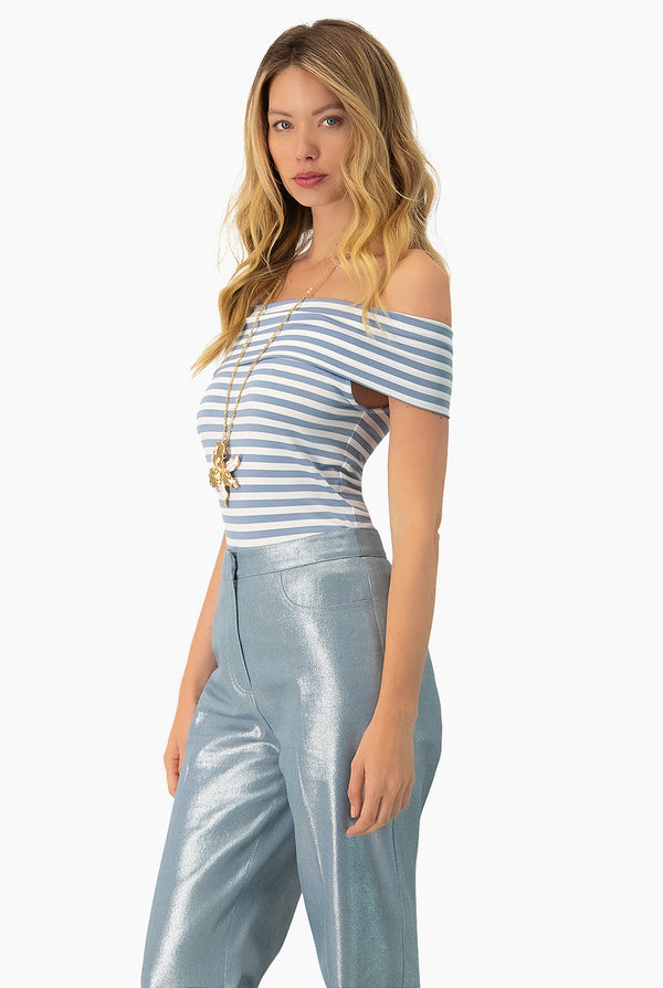 Blusa de hombros descubiertos