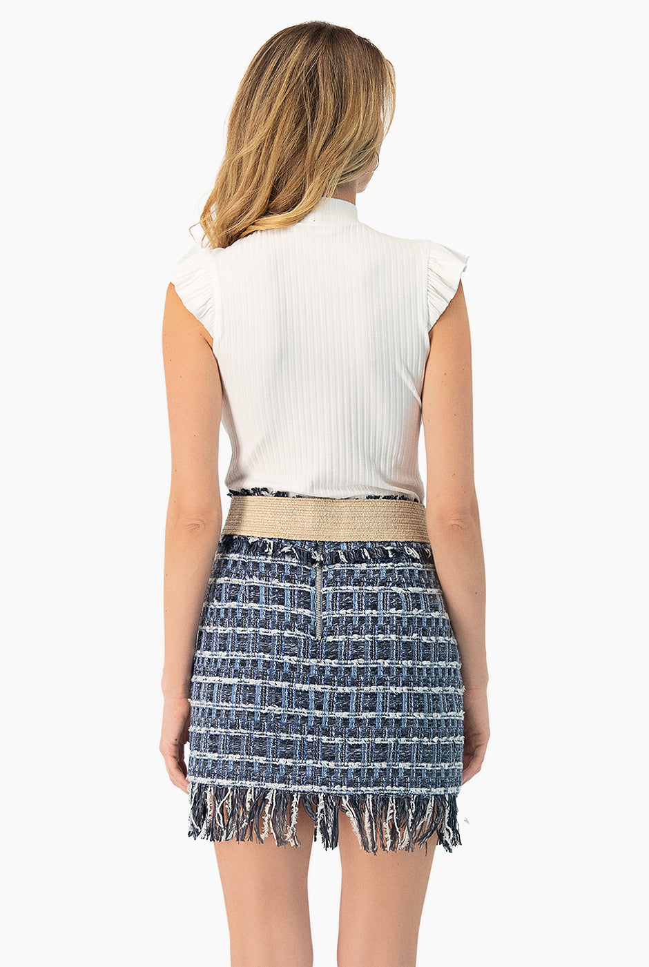 Blusa de cuello alto blanca acanalada con mangas de volantes - Ivonne