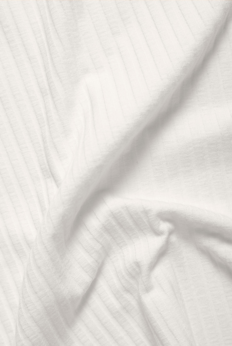 Blusa de cuello alto blanca acanalada con mangas de volantes - Ivonne