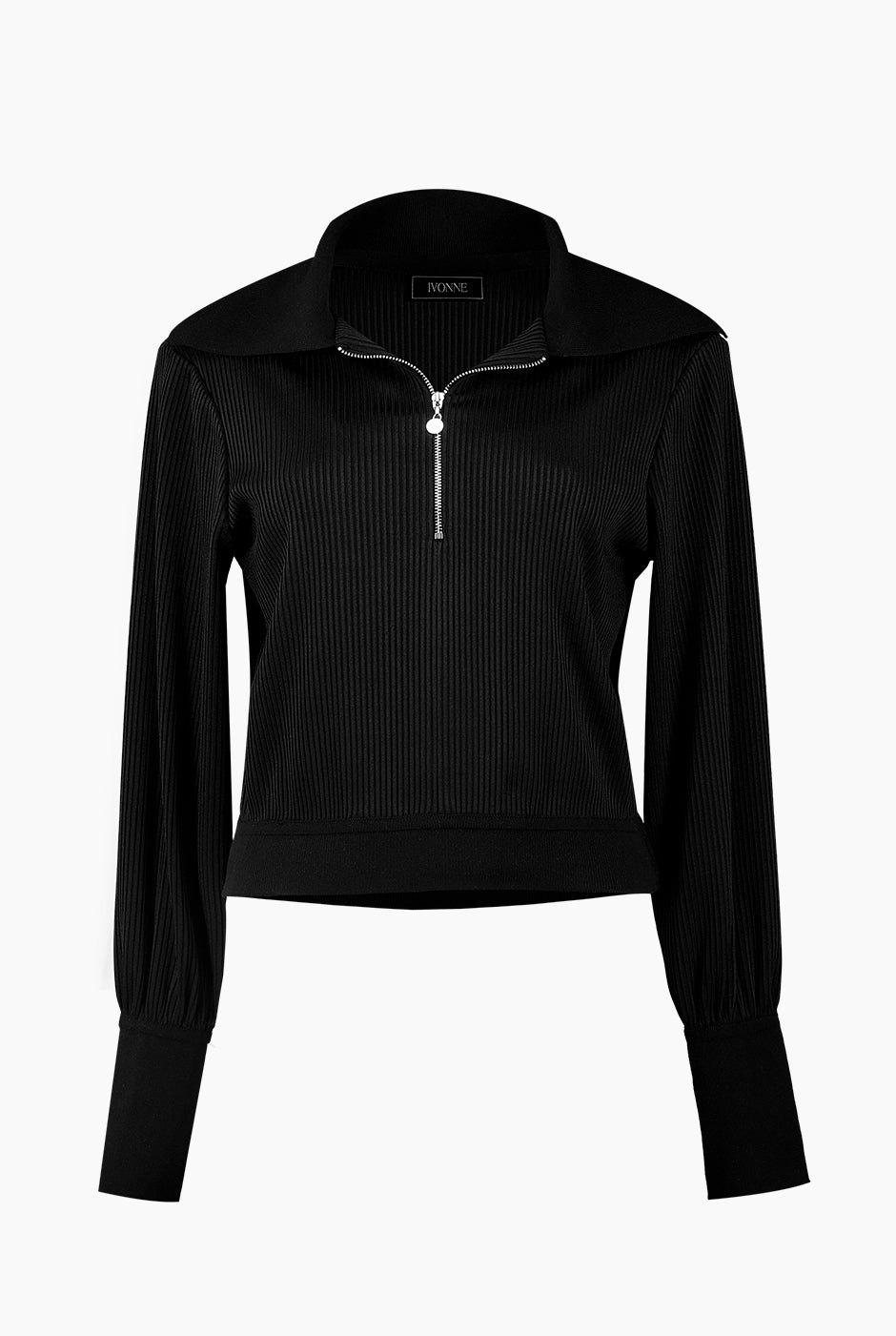 Blusa recta negra con cuello y puños de Ivonne