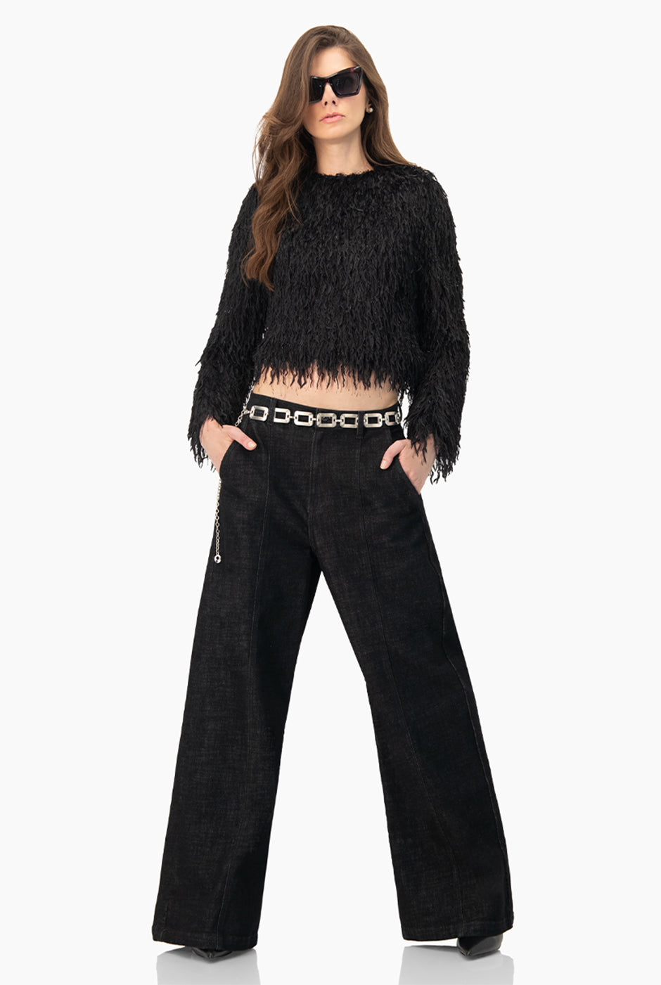 Blusa recta negra con cuello redondo y textura peluche