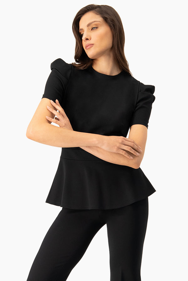 Blusa negra de manga corta