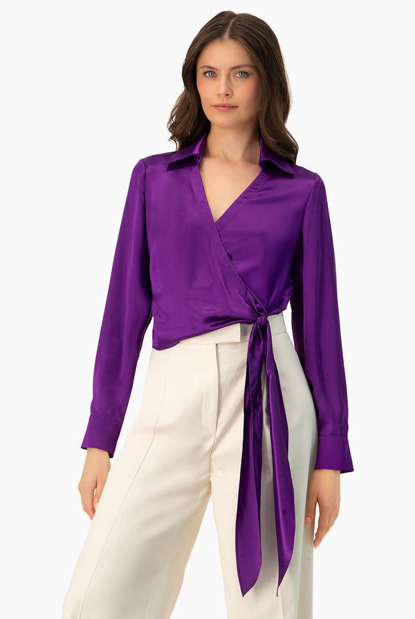 Blusa morada cruzada con amarre