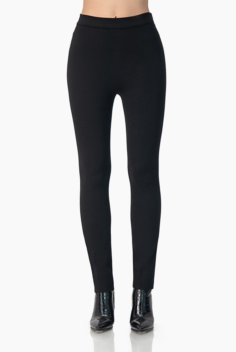 Pantalon ajustado color negro