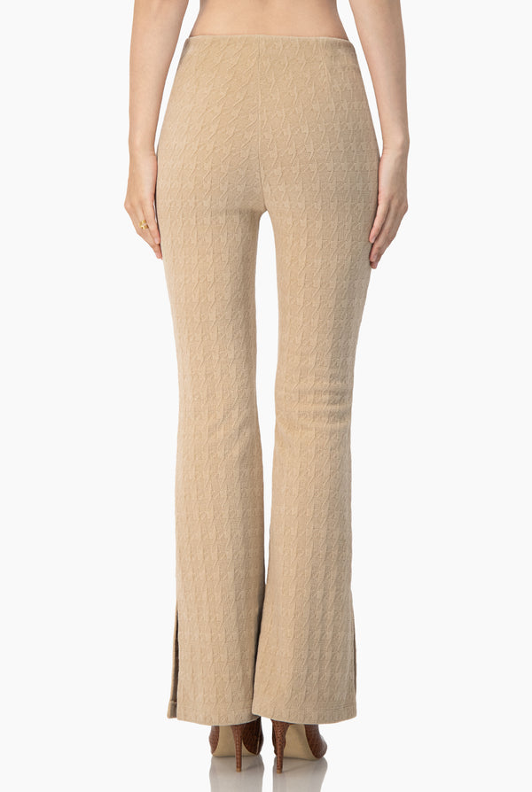 Pantalon campana con abertura interna