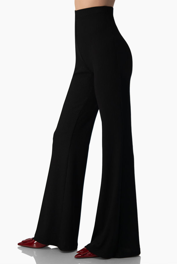 Pantalon semi campana negro