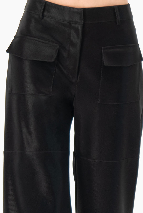 Pantalón Negro Semi Campana Elegante