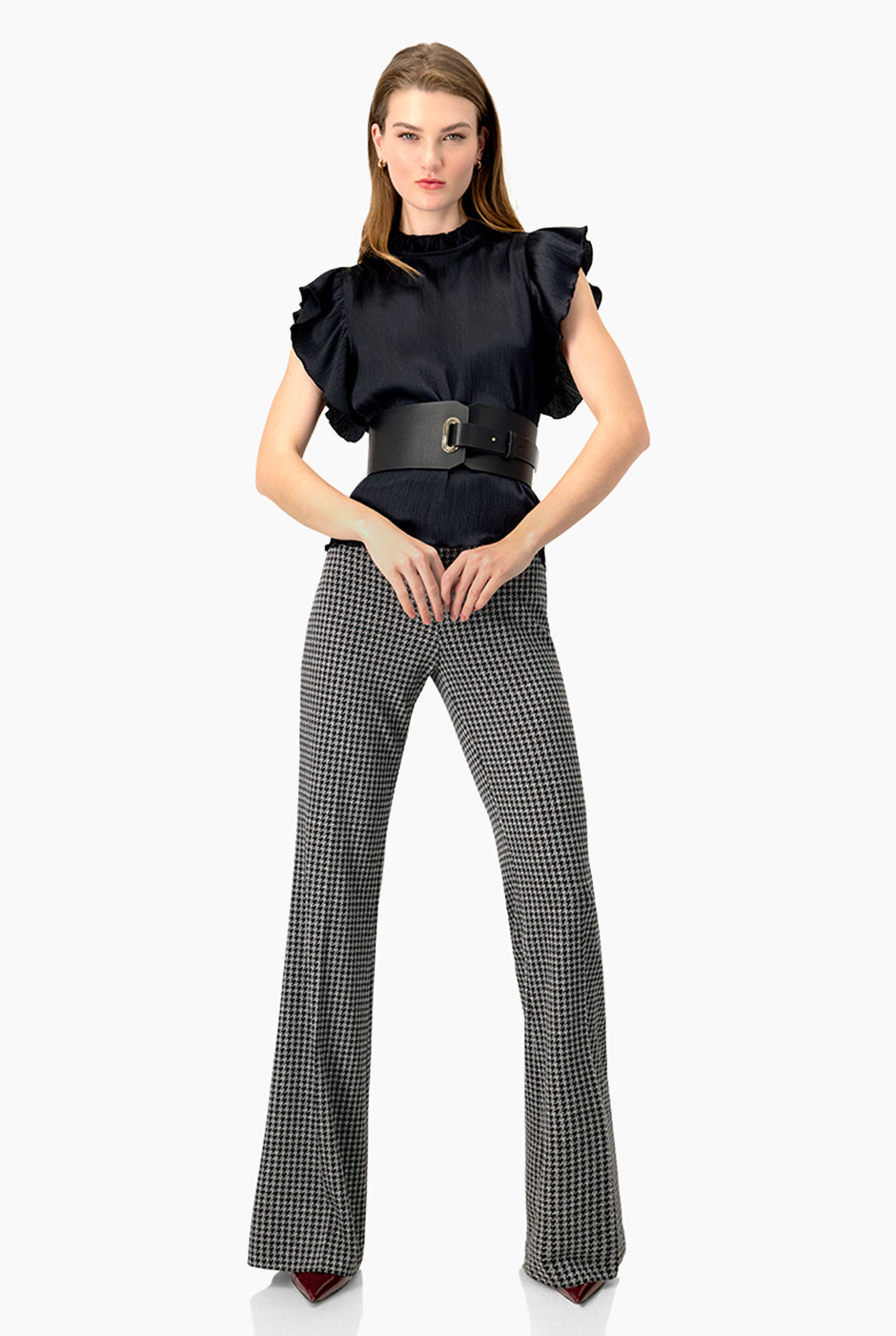 Pantalón acampanado negro sin bolsillos