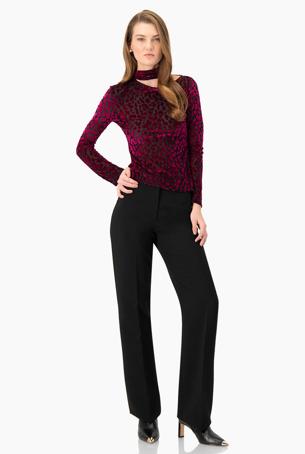 Pantalon en tono negro con cierre