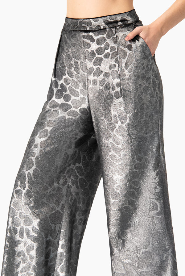 Pantalon amplio tipo palazzo