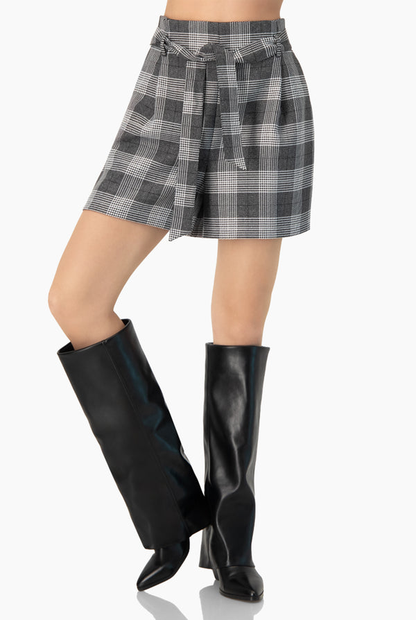 Short con cinta en cintura