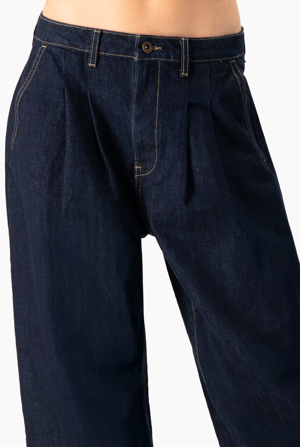 Jeans marino de pierna amplia